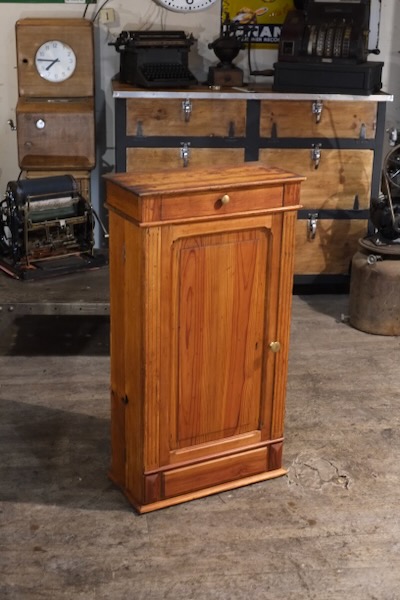 meuble de metier ancien presentoir de foire pour createur ou exposition 